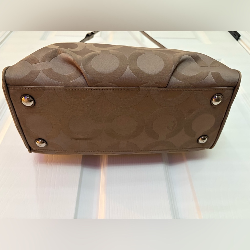 EUC Coach Signature Jacquard Satchel Tan Beige - Picture 6 of 13